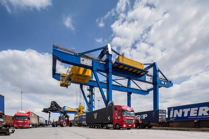 Import and export: Waiting for opportunities in the second half of the year