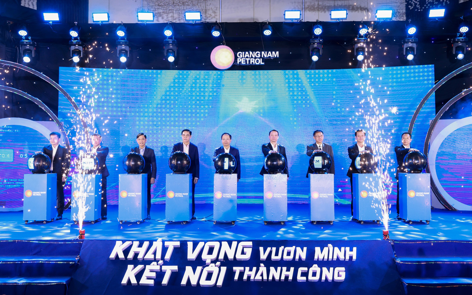 Ra mắt tổng kho xăng dầu Giang Nam Hà Tĩnh