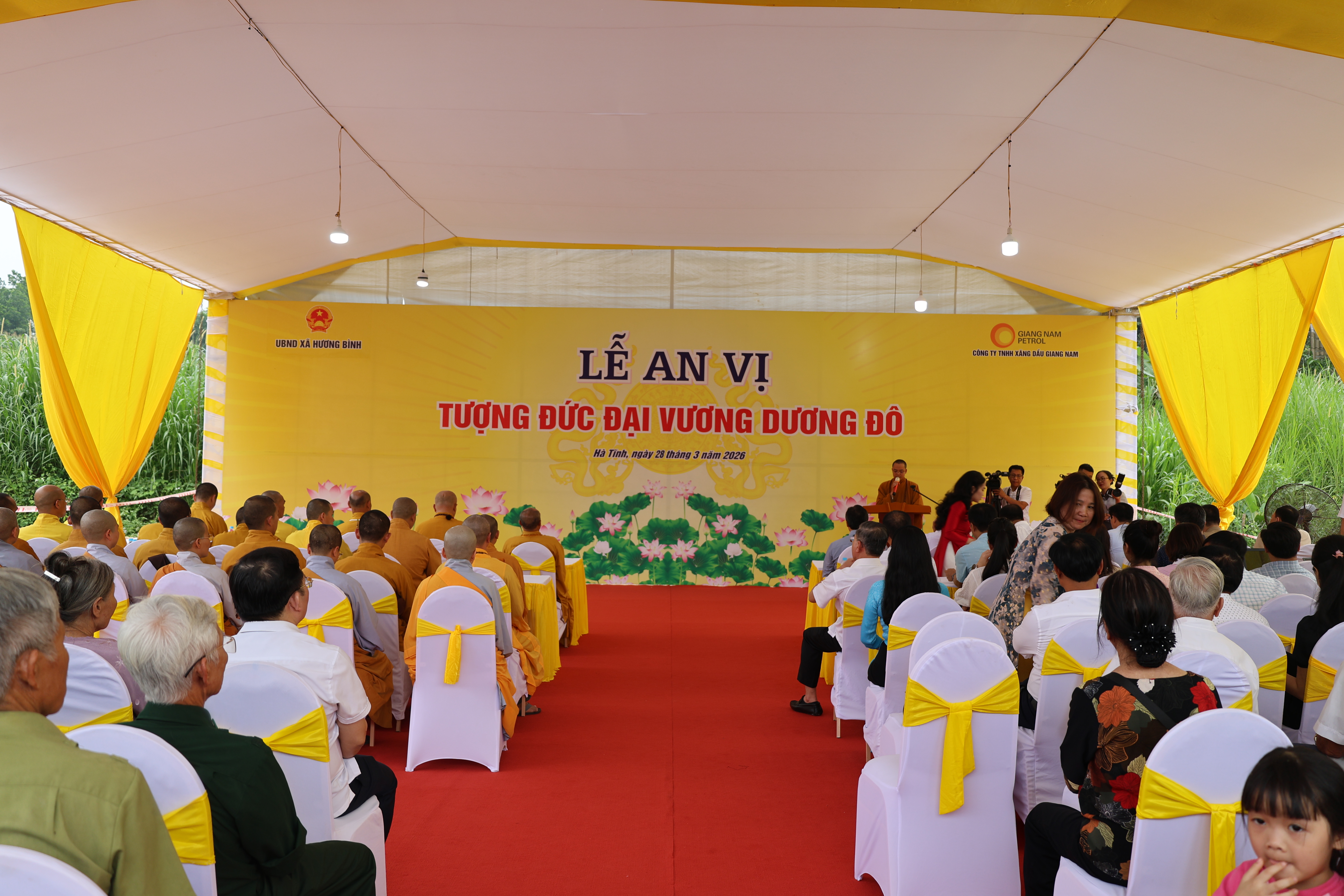 An vị tượng Đức Đại Vương Dương Đô