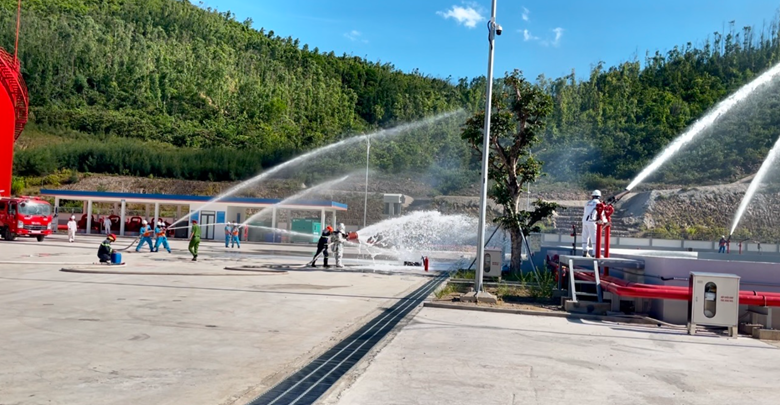 Diễn tập phòng cháy, chữa cháy tại Tổng kho xăng dầu Giang Nam