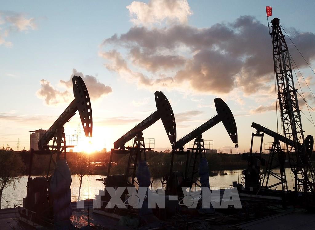 Giá dầu hôm nay (15/9): Tiếp đà tăng mạnh, áp sát mốc 110 USD
