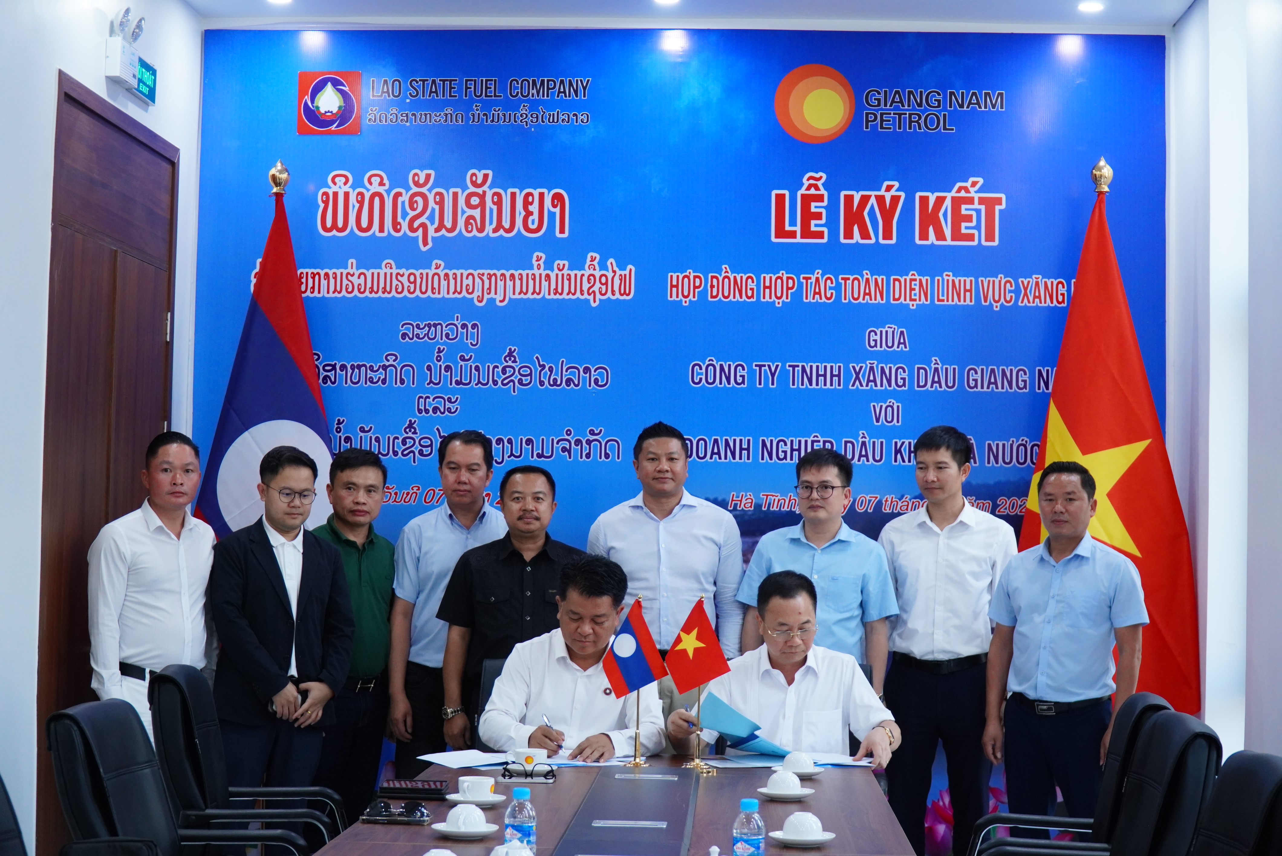 Ký kết hợp tác về lĩnh vực xăng dầu với doanh nghiệp nhà nước Lào